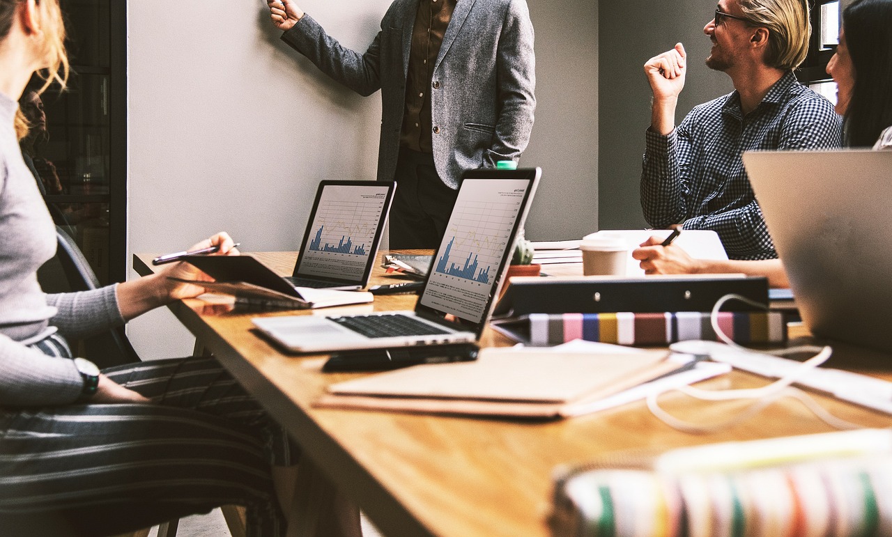 From Data to Decisions: How Smart Technology  Driving Business Growth