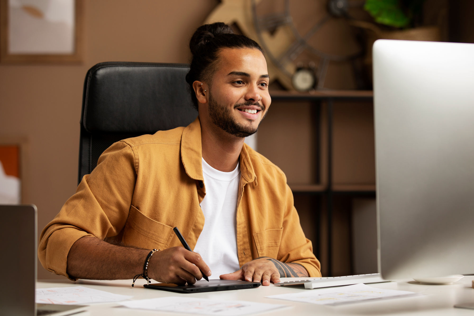 Tech Tools for Remote Teams: Boosting Efficiency Across Borders